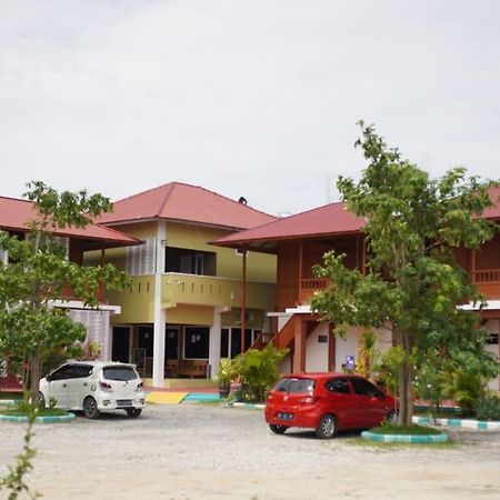 Granada Inn Palu Exterior photo